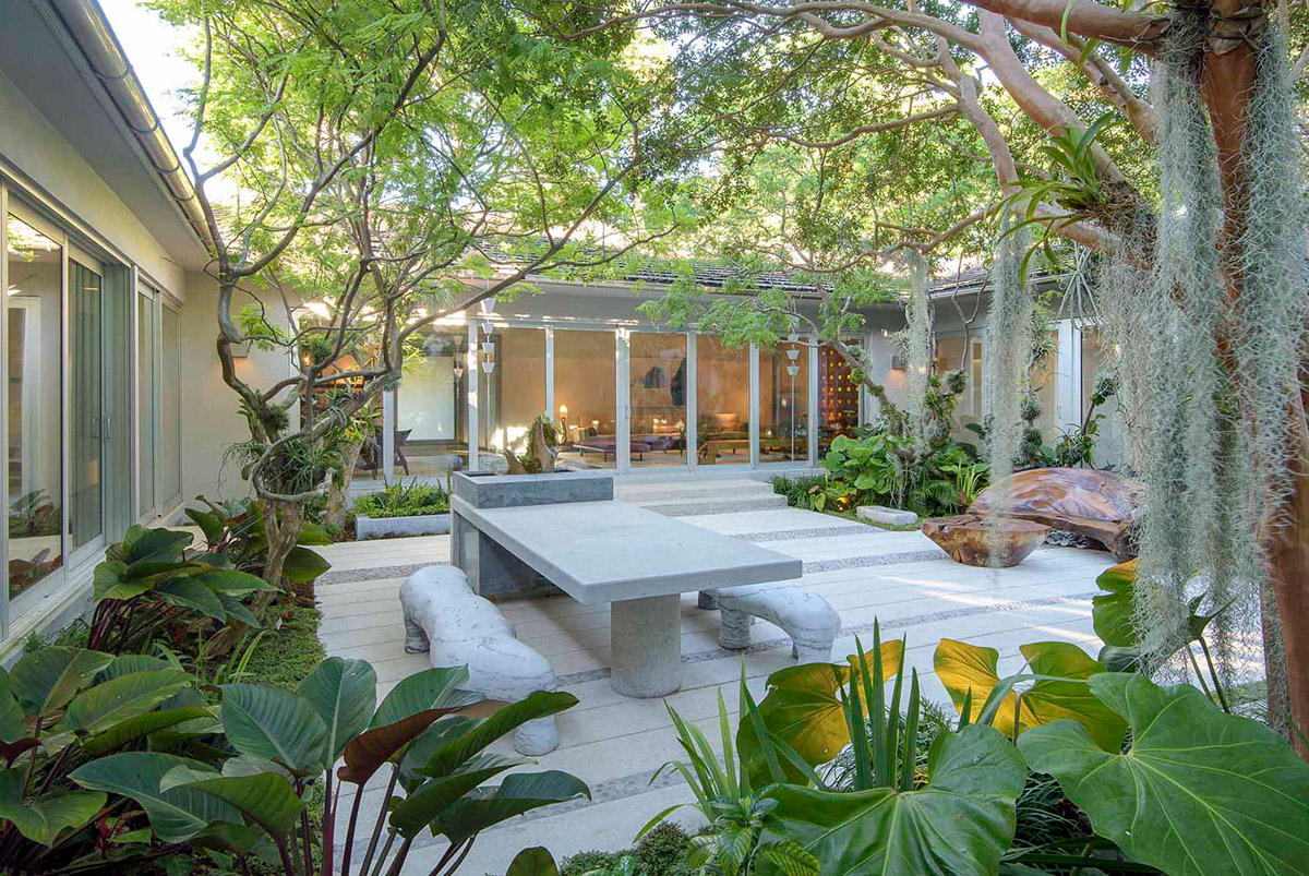 Dining Areas and Outdoor Kitchen